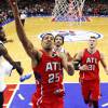 Thabo Sefolosha des Hawks d'Atlanta lors d'une rencontre NBA face aux Philadelphia 76ers au Wells Fargo Center de Philadelphie, le 13 janvier 2015