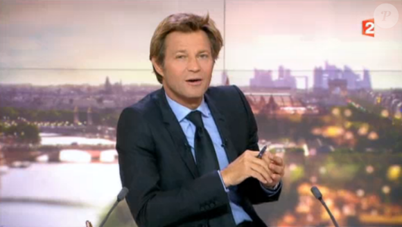 Le journaliste Laurent Delahousse présente le JT de 20 heures de France 2, le dimanche 11 octobre 2015.