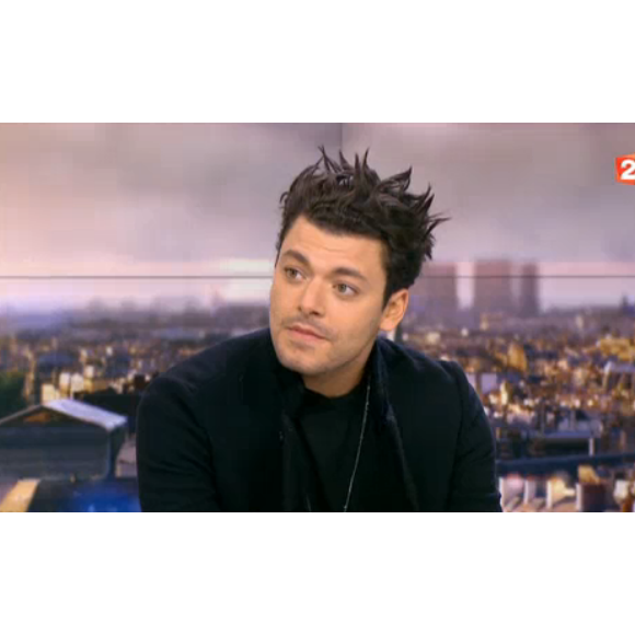 L'humoristeKev Adams, dans le JT de 20 heures de France 2, le dimanche 11 octobre 2015.