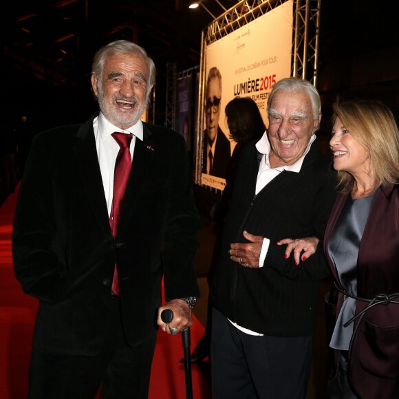 Jean-Paul Belmondo,Charles Gérard, Nicole Calfan - Soirée d'ouverture de la 7e édition du Festival Lumière 2015 à la Halle Tony-Garnier à Lyon le 12 octobre 2015.