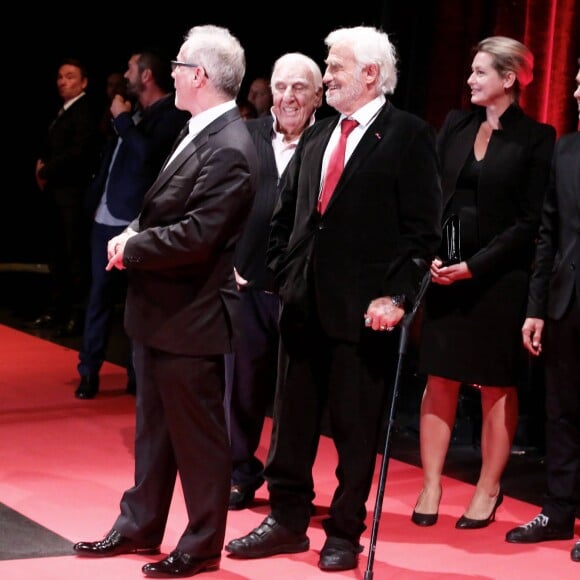 Thierry Frémaux, Charles Gérard, Jean-Paul Belmondo, Paul et Luana Belmondo - Soirée d'ouverture de la 7e édition du Festival Lumière 2015 à la Halle Tony-Garnier à Lyon le 12 octobre 2015.