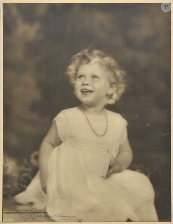 La princesse Margaret, soeur d'Elizabeth II, photographiée le 15 juillet 1932, un portrait par l'ancien photographe royal Marcus Adams mis en vente aux enchères en octobre 2015.