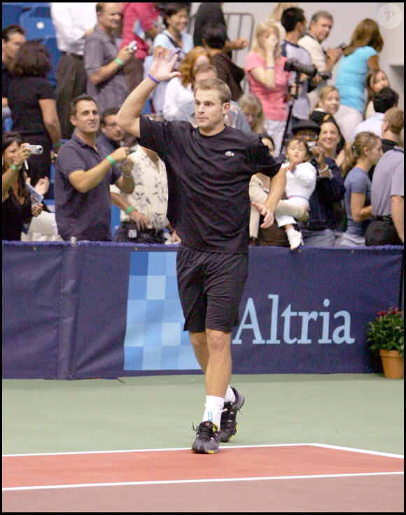 ANDY RODDICK - TOURNOI DE TENNIS AU PROFIT DE L' ASSOCIATION CARITATIVE "ADVANTA WTT SMASH HITS CHARITY", A LOS ANGELES  2006 Advanta WTT Smash Hits Charity Tennis Game at the Bren Center, Irvine, California . Andy Roddick14/09/2006 - Los Angeles