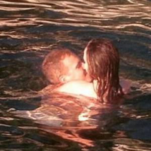 Sur son compte Instagram, la fille de Bono, Jordan Hewson officialise sa relation avec le français Jérôme Jarre / photo postée sur le compte Instagram de la jeune femme.