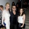 Trudie Styler, Bono et sa fille Jordan Hewson lors du défilé Edun pendant la Fashion Week de New York, le 8 septembre 2013