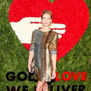 Jessica Hart lors de la soirée Love We Deliver 2015 Golden Heart Awards en l'honneur de Neil Patrick Harris & Michael Sennott à New York, le 15 octobre 2015