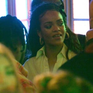 Exclusif - Rihanna et Travis Scott s'éclatent ensemble au club Raspoutine puis ressortent chacun de leur côté à Paris le 5 octobre 2015.