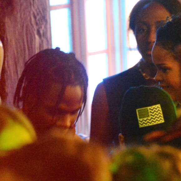 Exclusif - Rihanna et Travis Scott s'éclatent ensemble au club Raspoutine puis ressortent chacun de leur côté à Paris le 5 octobre 2015.