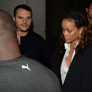 Exclusif - Rihanna quitte le club Raspoutine à Paris le 5 octobre 2015.