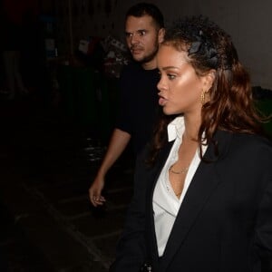 Exclusif - Rihanna quitte le club Raspoutine à Paris le 5 octobre 2015.