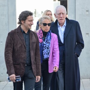 Laurent Gerra et Max von Sydow sur le tournage de La Sortie de l'Usine Lumière à Lyon, le 17 octobre 2015.