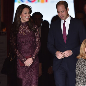 Kate Middleton, duchesse de Cambridge (en robe Dolce and Gabbana), et le prince William étaient le 21 octobre 2015 les hôtes du président chinois Xi Jinping et son épouse Peng Luyan, présents à leurs côtés à Lancaster House, à Londres, pour une série d'événements dans le cadre de leur visite officielle.