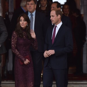 Kate Middleton, duchesse de Cambridge (en robe Dolce and Gabbana), et le prince William étaient le 21 octobre 2015 les hôtes du président chinois Xi Jinping et son épouse Peng Luyan, présents à leurs côtés à Lancaster House, à Londres, pour une série d'événements dans le cadre de leur visite officielle.