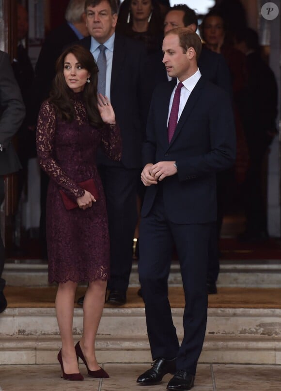 Kate Middleton, duchesse de Cambridge (en robe Dolce and Gabbana), et le prince William étaient le 21 octobre 2015 les hôtes du président chinois Xi Jinping et son épouse Peng Luyan, présents à leurs côtés à Lancaster House, à Londres, pour une série d'événements dans le cadre de leur visite officielle.