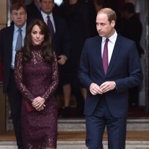 Kate Middleton, duchesse de Cambridge (en robe Dolce and Gabbana), et le prince William étaient le 21 octobre 2015 les hôtes du président chinois Xi Jinping et son épouse Peng Luyan, présents à leurs côtés à Lancaster House, à Londres, pour une série d'événements dans le cadre de leur visite officielle.