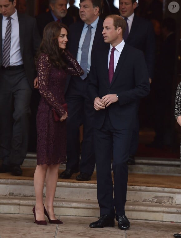 Kate Middleton, duchesse de Cambridge (en robe Dolce and Gabbana), et le prince William étaient le 21 octobre 2015 les hôtes du président chinois Xi Jinping et son épouse Peng Luyan, présents à leurs côtés à Lancaster House, à Londres, pour une série d'événements dans le cadre de leur visite officielle.