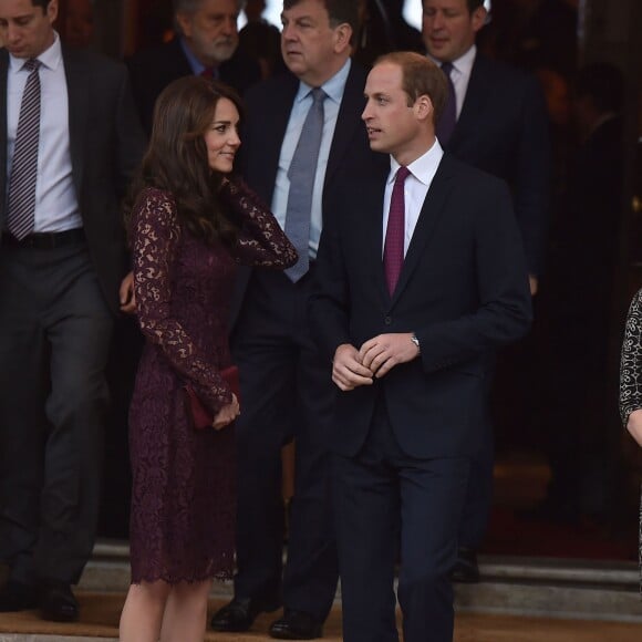 Kate Middleton, duchesse de Cambridge (en robe Dolce and Gabbana), et le prince William étaient le 21 octobre 2015 les hôtes du président chinois Xi Jinping et son épouse Peng Luyan, présents à leurs côtés à Lancaster House, à Londres, pour une série d'événements dans le cadre de leur visite officielle.