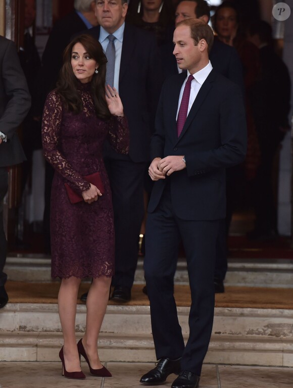 Kate Middleton, duchesse de Cambridge (en robe Dolce and Gabbana), et le prince William étaient le 21 octobre 2015 les hôtes du président chinois Xi Jinping et son épouse Peng Luyan, présents à leurs côtés à Lancaster House, à Londres, pour une série d'événements dans le cadre de leur visite officielle.