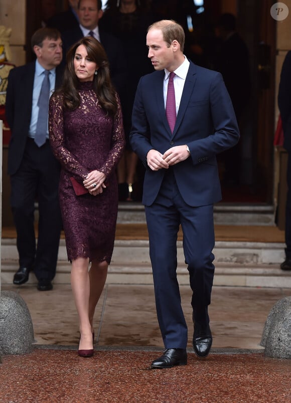 Kate Middleton, duchesse de Cambridge (en robe Dolce and Gabbana), et le prince William étaient le 21 octobre 2015 les hôtes du président chinois Xi Jinping et son épouse Peng Luyan, présents à leurs côtés à Lancaster House, à Londres, pour une série d'événements dans le cadre de leur visite officielle.