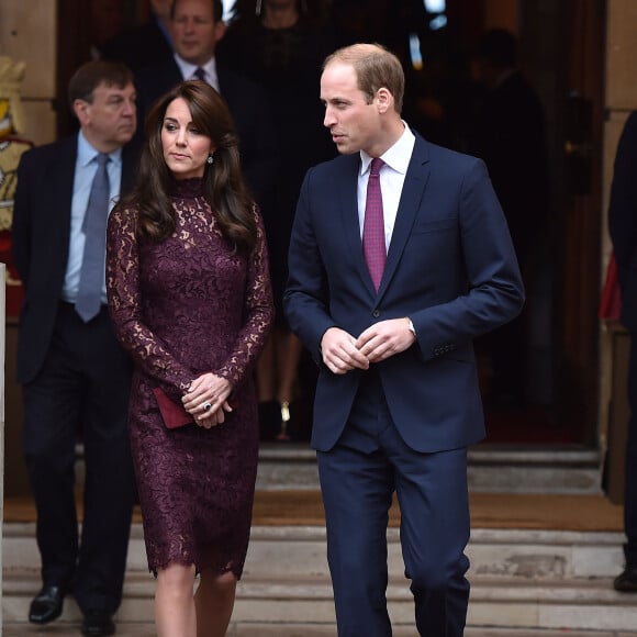 Kate Middleton, duchesse de Cambridge (en robe Dolce and Gabbana), et le prince William étaient le 21 octobre 2015 les hôtes du président chinois Xi Jinping et son épouse Peng Luyan, présents à leurs côtés à Lancaster House, à Londres, pour une série d'événements dans le cadre de leur visite officielle.