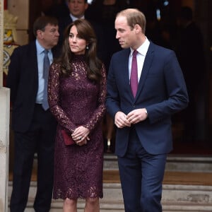 Kate Middleton, duchesse de Cambridge (en robe Dolce and Gabbana), et le prince William étaient le 21 octobre 2015 les hôtes du président chinois Xi Jinping et son épouse Peng Luyan, présents à leurs côtés à Lancaster House, à Londres, pour une série d'événements dans le cadre de leur visite officielle.