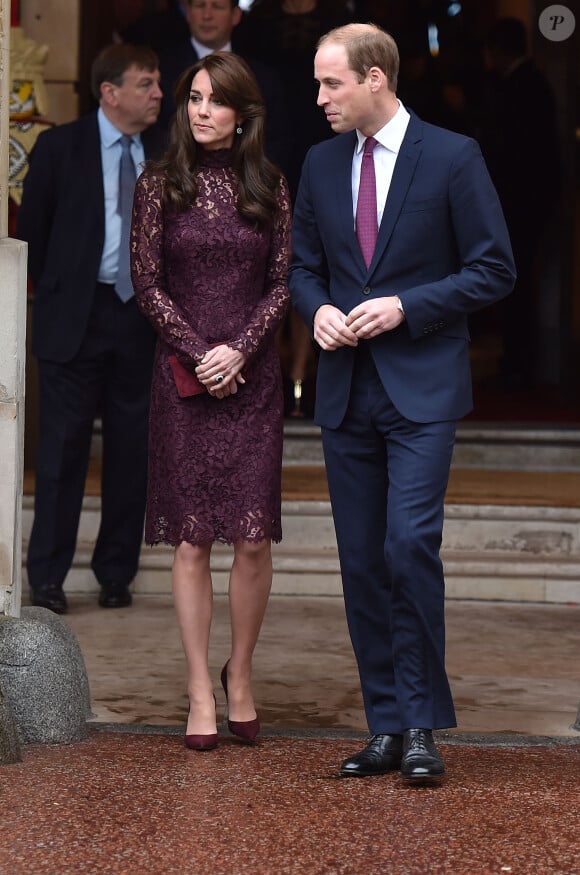 Kate Middleton, duchesse de Cambridge (en robe Dolce and Gabbana), et le prince William étaient le 21 octobre 2015 les hôtes du président chinois Xi Jinping et son épouse Peng Luyan, présents à leurs côtés à Lancaster House, à Londres, pour une série d'événements dans le cadre de leur visite officielle.