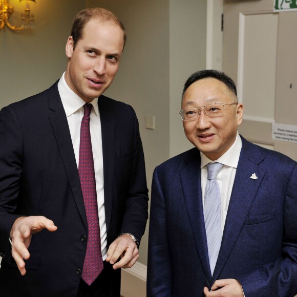 Le prince William s'est félicité le 21 octobre 2015 de la signature d'un memorandum entre la Royal Foundation, United for Wildlife et Sanpower afin d'aider les gardes-forestiers d'Afrique à lutter contre les braconniers pour sauver éléphants, rhinocéros et grands félins...