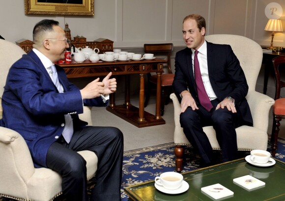 Le prince William s'est félicité le 21 octobre 2015 de la signature d'un memorandum entre la Royal Foundation, United for Wildlife et Sanpower afin d'aider les gardes-forestiers d'Afrique à lutter contre les braconniers pour sauver éléphants, rhinocéros et grands félins...