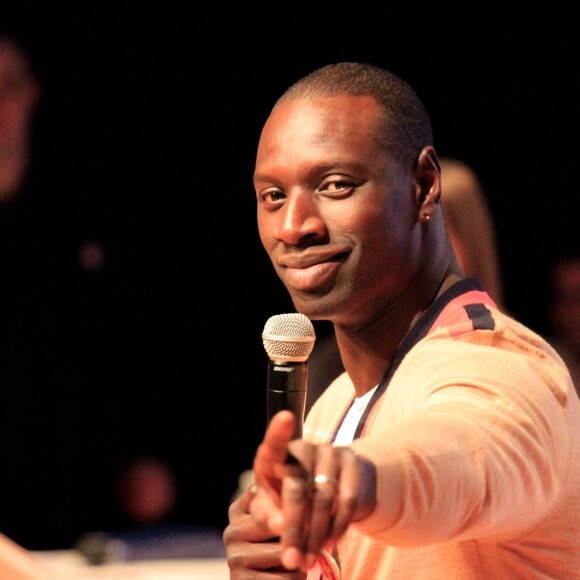 Exclusif - Omar Sy à la vente aux enchères au profit de l'assocation CéKeDuBonheur lors du 1er Comic Con Paris, festival de la pop culture à la Grande Halle de la Villette le 23 octobre 2015.