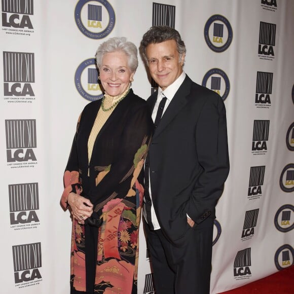 Lee Meriwether et Chris DeRose à la soirée «Last Chance for Animals Benefit» à l'hôtel Beverly Hilton à Beverly Hills, le 25 octobre 2015