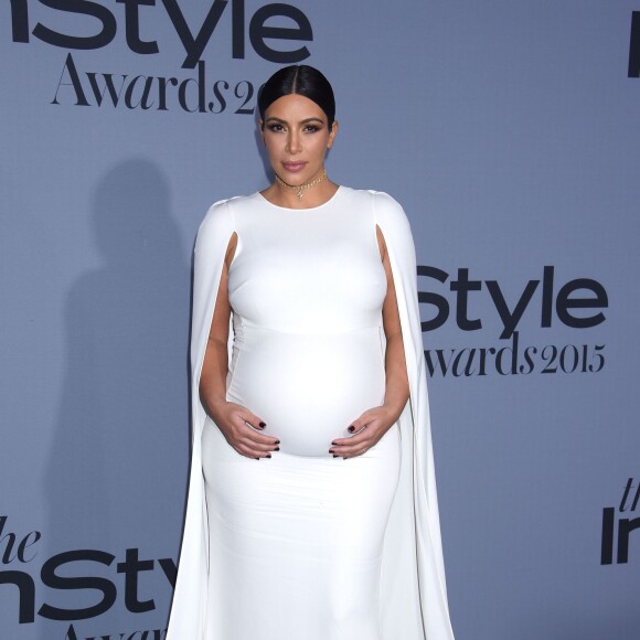 Kim Kardashian, enceinte, assiste à la première édition des InStyle Awards au Getty Center. Los Angeles, le 26 octobre 2015.