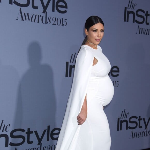 Kim Kardashian, enceinte, assiste à la première édition des InStyle Awards au Getty Center. Los Angeles, le 26 octobre 2015.