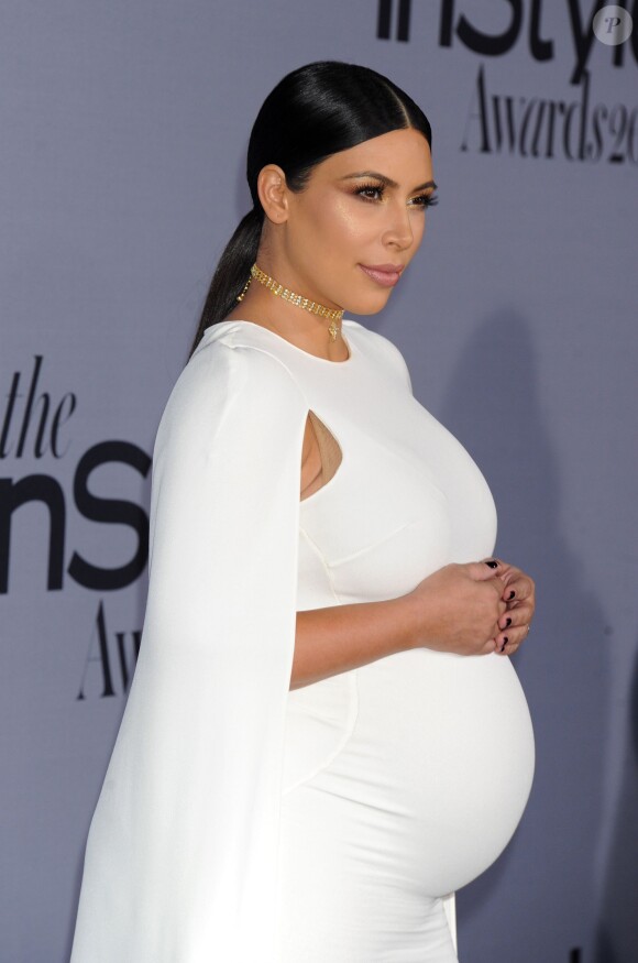 Kim Kardashian, enceinte, assiste à la première édition des InStyle Awards au Getty Center. Los Angeles, le 26 octobre 2015.