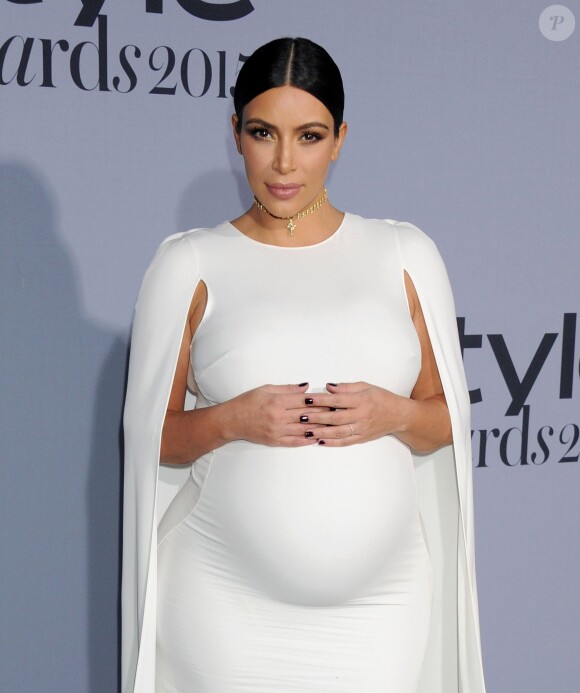Kim Kardashian, enceinte, assiste à la première édition des InStyle Awards au Getty Center. Los Angeles, le 26 octobre 2015.