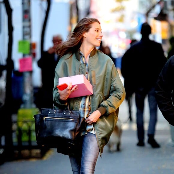 Christy Turlington sur le tournage d'une publicité à New York le 26 octobre 2015.