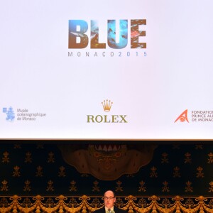 Le prince Albert II de Monaco recevait le 6 novembre 2015 le Blue Legacy Award des mains de Debbie Kinder au Musée océanographique de Monaco dans le cadre du Blue Ocean Film Festival 2015 © Bruno Bebert / Bestimage