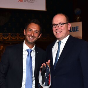 Pierre Frolla et le prince Albert II de Monaco à la cérémonie de remise du Blue Legacy Award au prince Albert II de Monaco dans le cadre du Blue Ocean Film Festival 2015, le 6 novembre 2015 au Musée Océanographique de Monaco. ©Bruno Bebert / BestImage