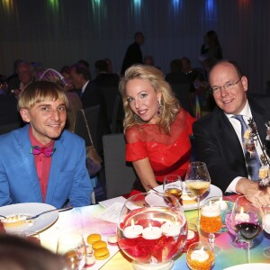 Exclusif - Le prince Albert II de Monaco remettait le 27 octobre 2015, avec Kawther Al Abood, le prix "Futurum Award" à l'artiste Neil Harbisson pour son implication dans l'utilisation des nouvelles technologies au service de l'Art et de la Science, au Fairmont Hotel © Claudia Albuquerque / Bestimage