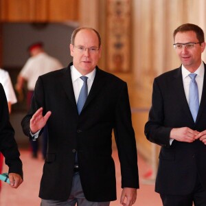 Le prince Albert II de Monaco a reçu des visiteurs au palais de Monaco dans le cadre de la 20e Journée Européenne du Patrimoine le 18 octobre 2015. © Olivier Huitel / Pool restreint / Bestimage