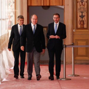 Le prince Albert II de Monaco a reçu des visiteurs au palais de Monaco dans le cadre de la 20e Journée Européenne du Patrimoine le 18 octobre 2015. © Olivier Huitel / Pool restreint / Bestimage