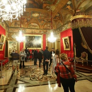 Le prince Albert II de Monaco a reçu des visiteurs au palais de Monaco dans le cadre de la 20e Journée Européenne du Patrimoine le 18 octobre 2015. © Olivier Huitel / Pool restreint / Bestimage