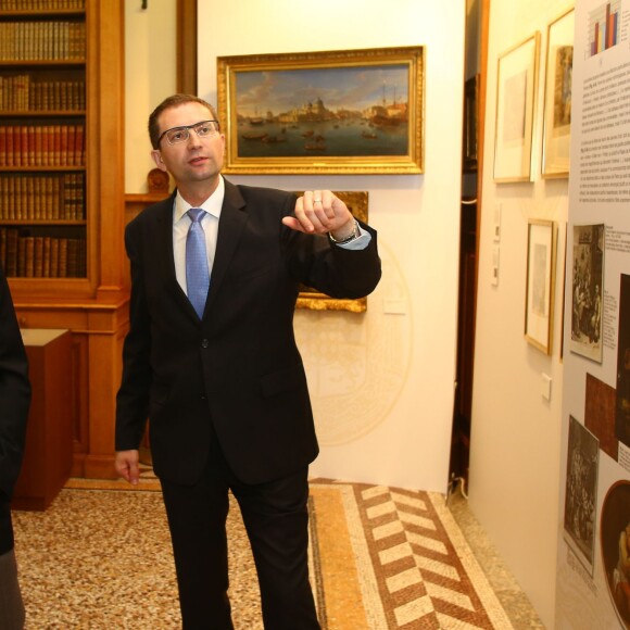 Le prince Albert II de Monaco a reçu des visiteurs au palais de Monaco dans le cadre de la 20e Journée Européenne du Patrimoine le 18 octobre 2015. © Olivier Huitel / Pool restreint / Bestimage