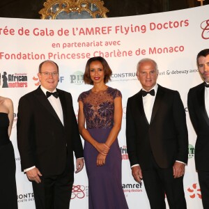 Exclusif - Agnès Falco, le prince Albert II de Monaco, Sonia Rolland, le président de l'AMREF France Nicolas Merindol et Jalil Lespert lors de la soirée de gala "Africa on the Rock" de l'AMREF Flying Doctors en partenariat avec la Fondation Princesse Charlene de Monaco à l'Hôtel de Paris, le 17 octobre 2015 à Monaco. © Claudia Albuquerque / Bestimage