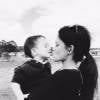 Sur son compte Twitter, Shaunyl Benson la femme de Criss Angel et maman de son petit garçon a posté une photo d'elle et son fils Johnny.