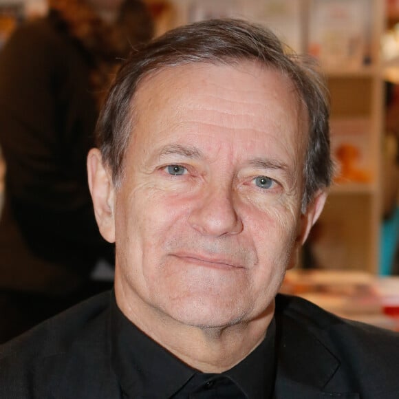 Francis Huster - 35e Salon du Livre à la Porte de Versailles à Paris, le 21 mars 2015