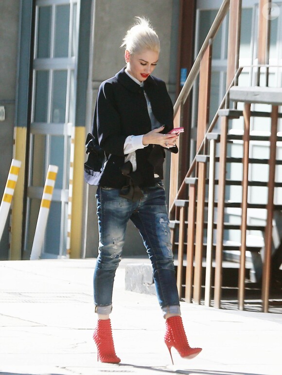 Exclusif - Gwen Stefani à la sortie d'un studio d 'enregistrement à Los Angeles, le 30 novembre 2015.