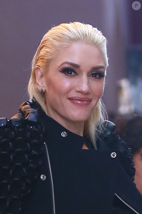 Exclusif - Gwen Stefani quitte son hôtel pour se rendre sur l'émission "The Voice" à New York le 26 octobre 2015.