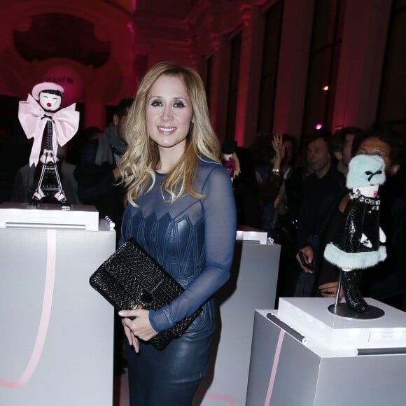Lara Fabian (marraine des Frimousses 2013) - Vernissage de l'exposition "Le Pari(s) Merveilleux" des Frimousses de createurs au Petit Palais a Paris le 25 novembre 2013 organise par L'Unicef en vue de la vente aux encheres du 2 decembre 2013 au Georges V pour sauver les enfants du Darfour en leur offrant une campagne de vaccination.