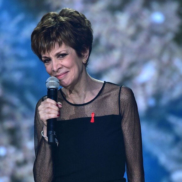 Exclusif - La présentatrice météo Catherine Laborde, aux Folies Bergère à Paris, le 11 mars 2015.