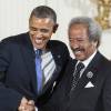 Allen Toussaint recevait en juillet 2013 des mains de Barack Obama la Médaille nationale des arts, à la Maison Blanche. Le musicien de génie est mort le 10 novembre 2015 à 77 ans.